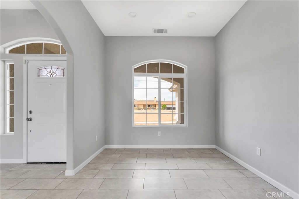8569 Oakwood Avenue Property Photo 10