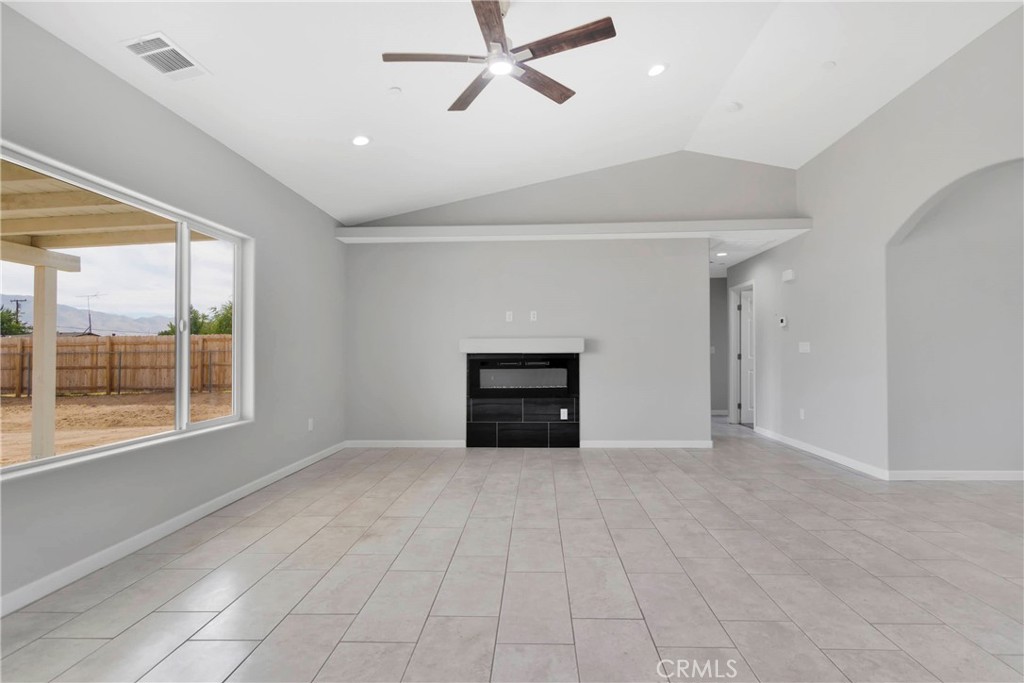 8569 Oakwood Avenue Property Photo 12