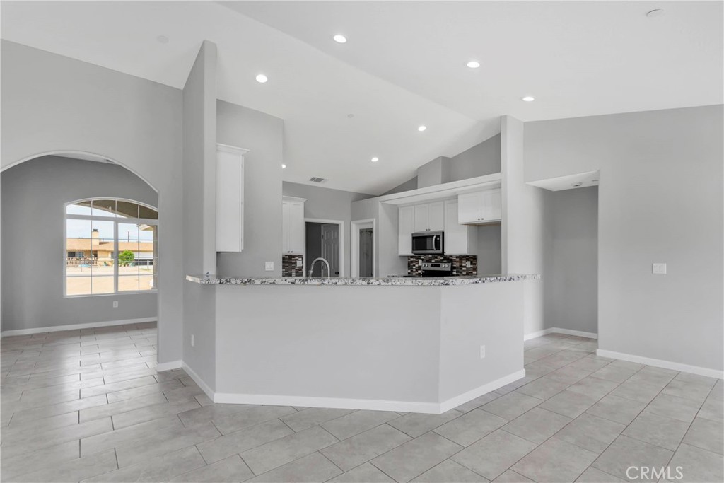 8569 Oakwood Avenue Property Photo 14