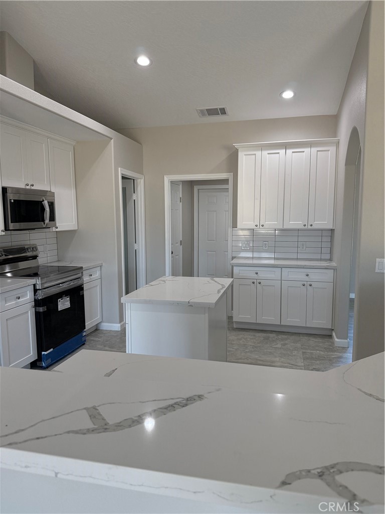 18238 Talisman Street Property Photo 9
