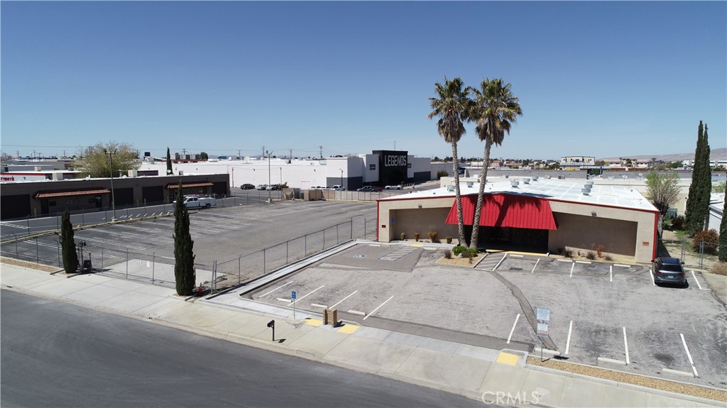 15346 Anacapa Road Property Photo