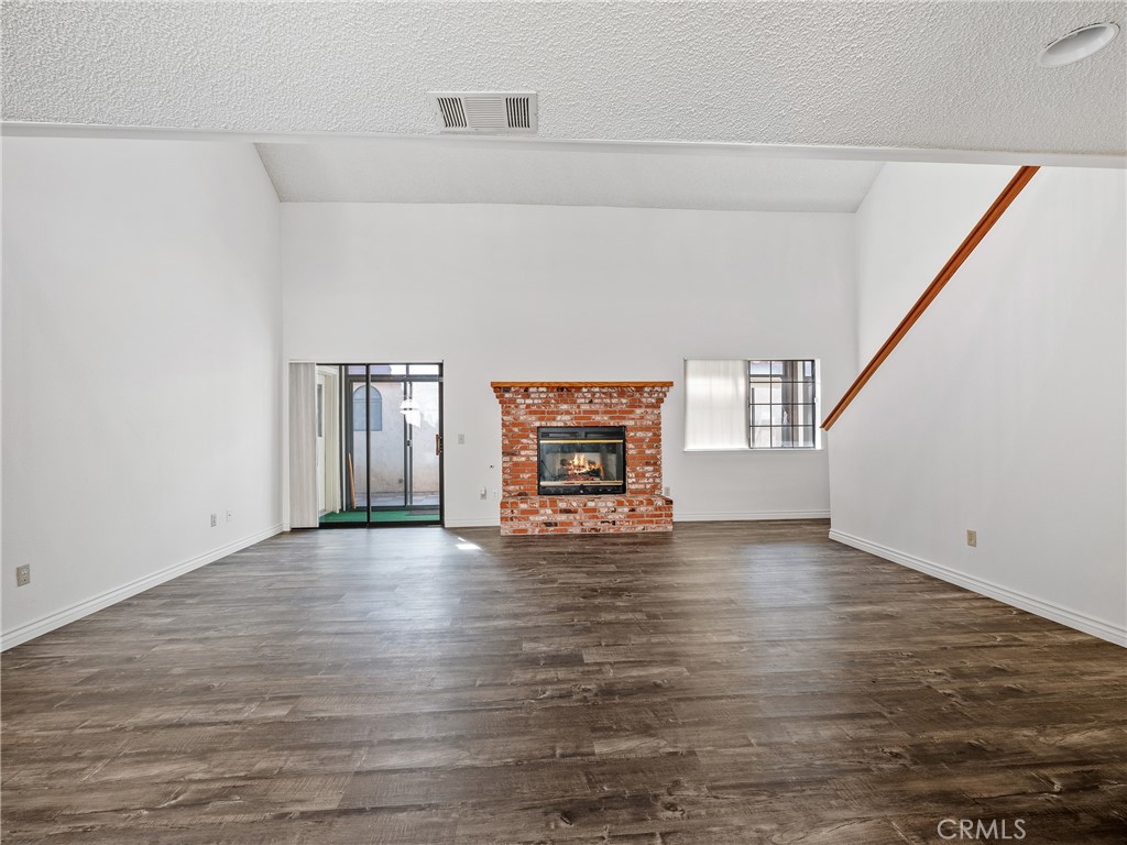 19246 Pine Way Property Photo 2