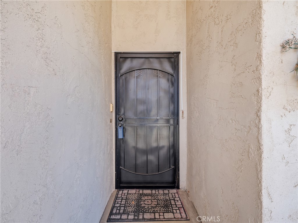 19246 Pine Way Property Photo 5