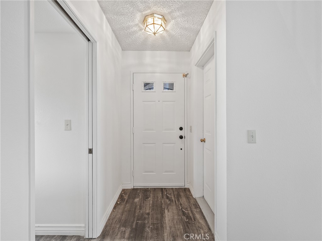 19246 Pine Way Property Photo 6