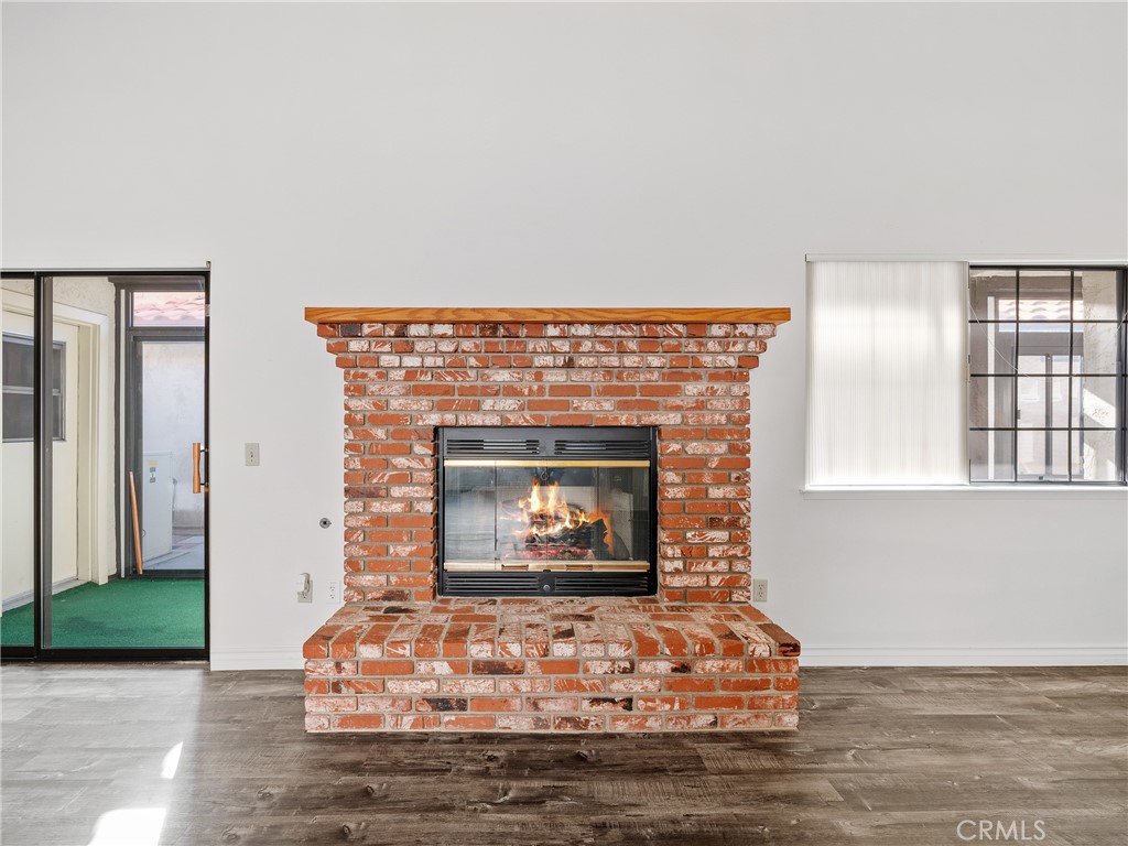 19246 Pine Way Property Photo 9