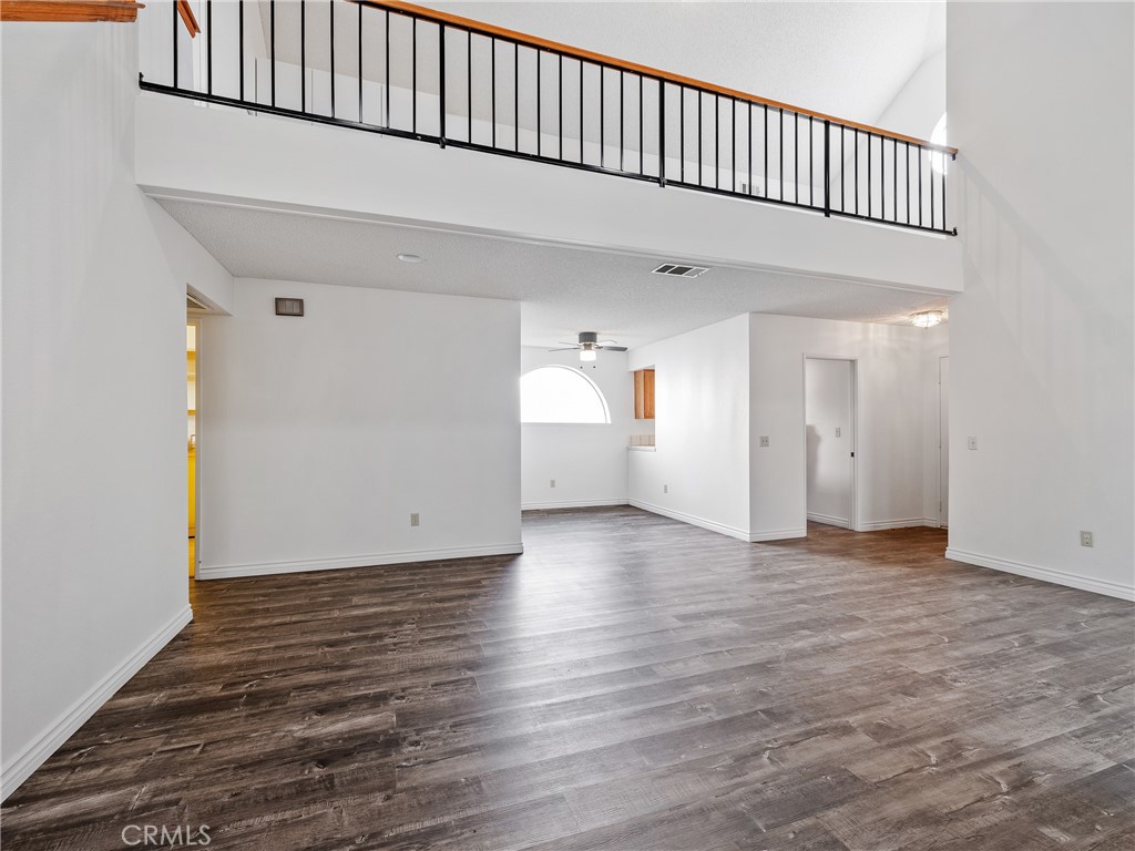 19246 Pine Way Property Photo 10