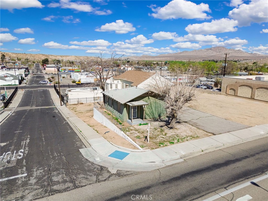 15604 Hesperia Road Property Photo 1