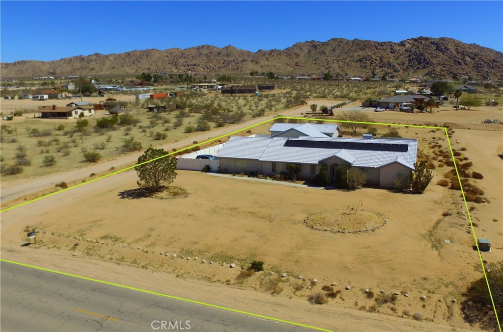 17389 Central Road Property Photo 2