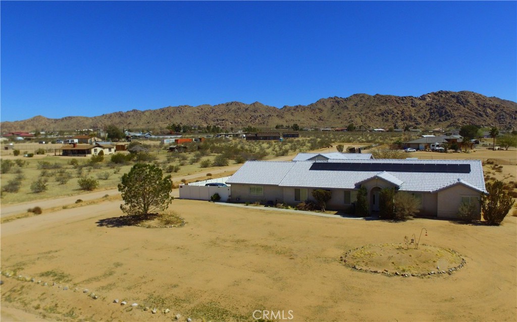17389 Central Road Property Photo 5