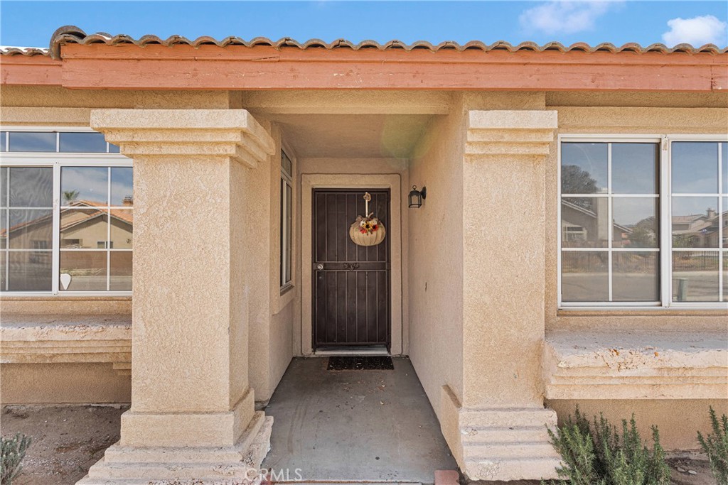 15605 Maverick Drive Property Photo 4