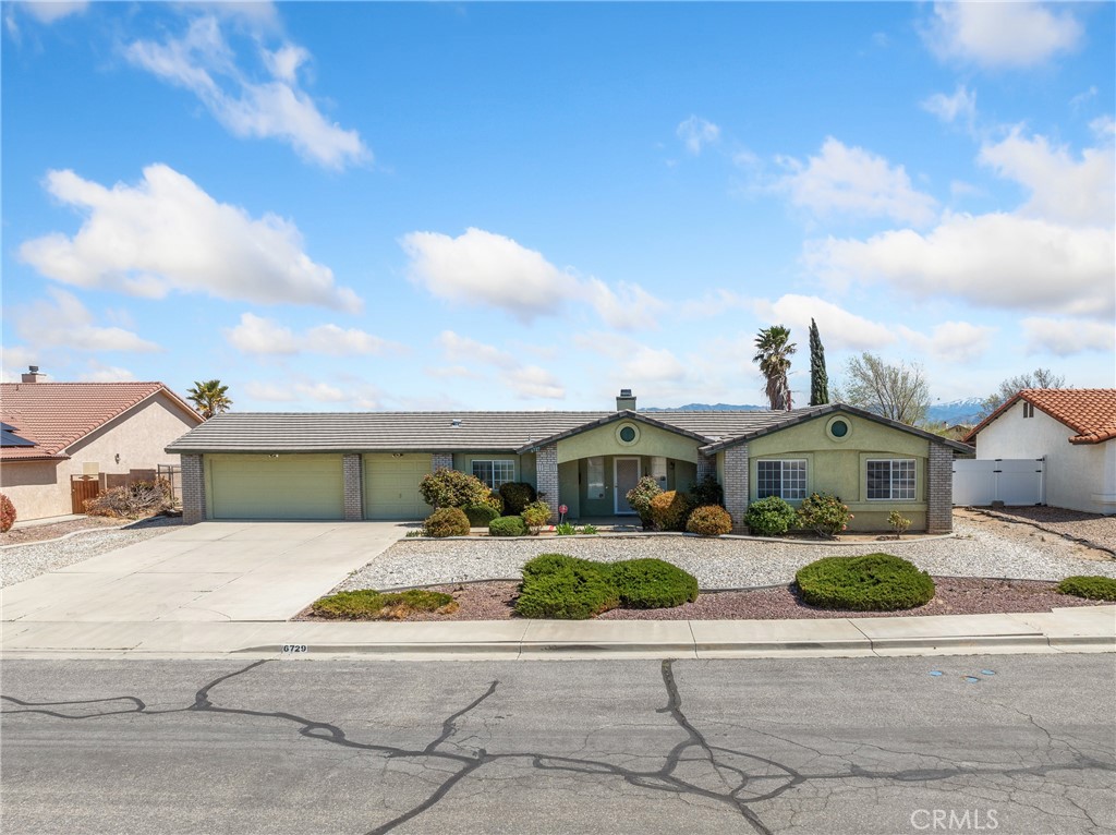 6729 Natoma Avenue Property Photo