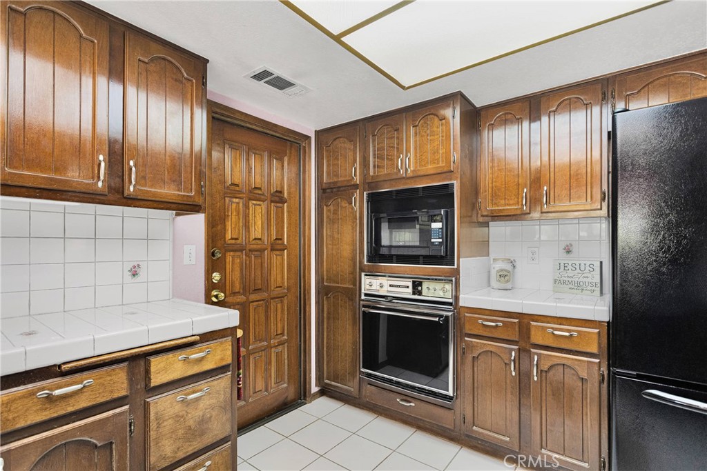 17380 Sultana Street Property Photo 19