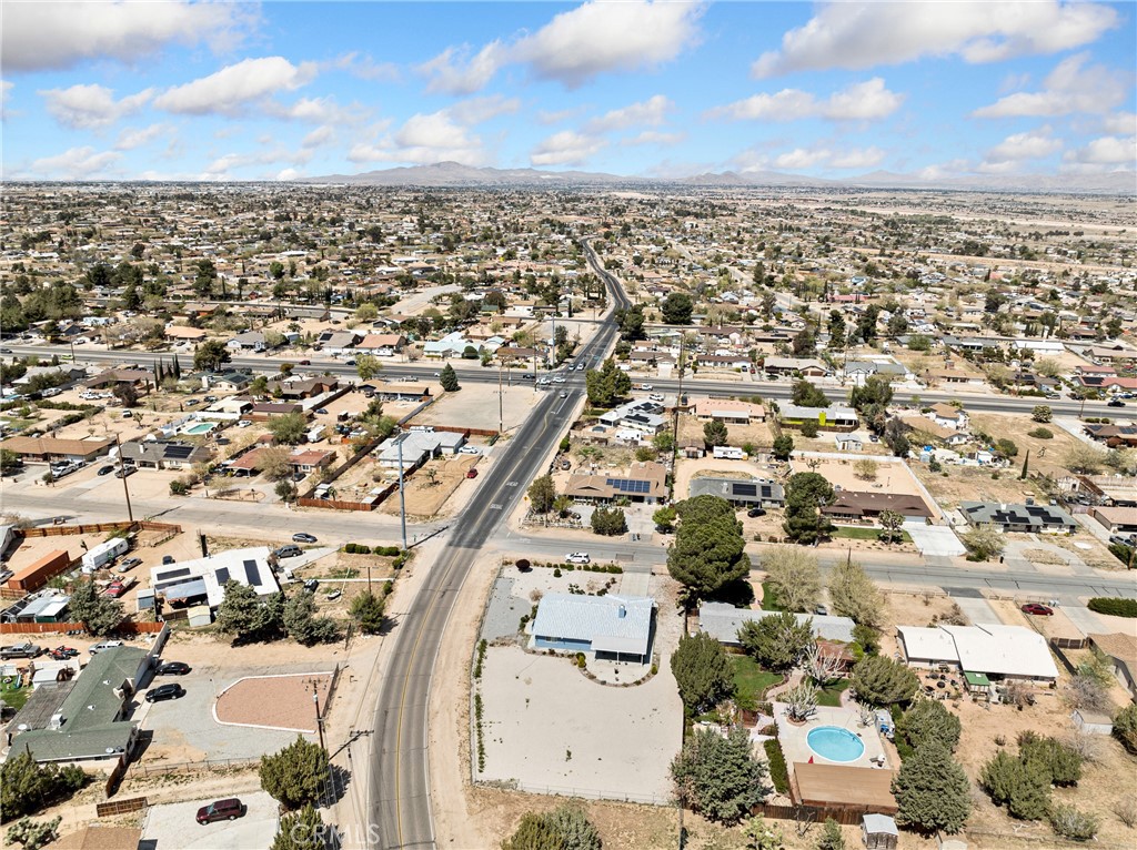 18399 Walnut Street Property Photo 8