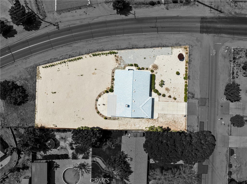 18399 Walnut Street Property Photo 10