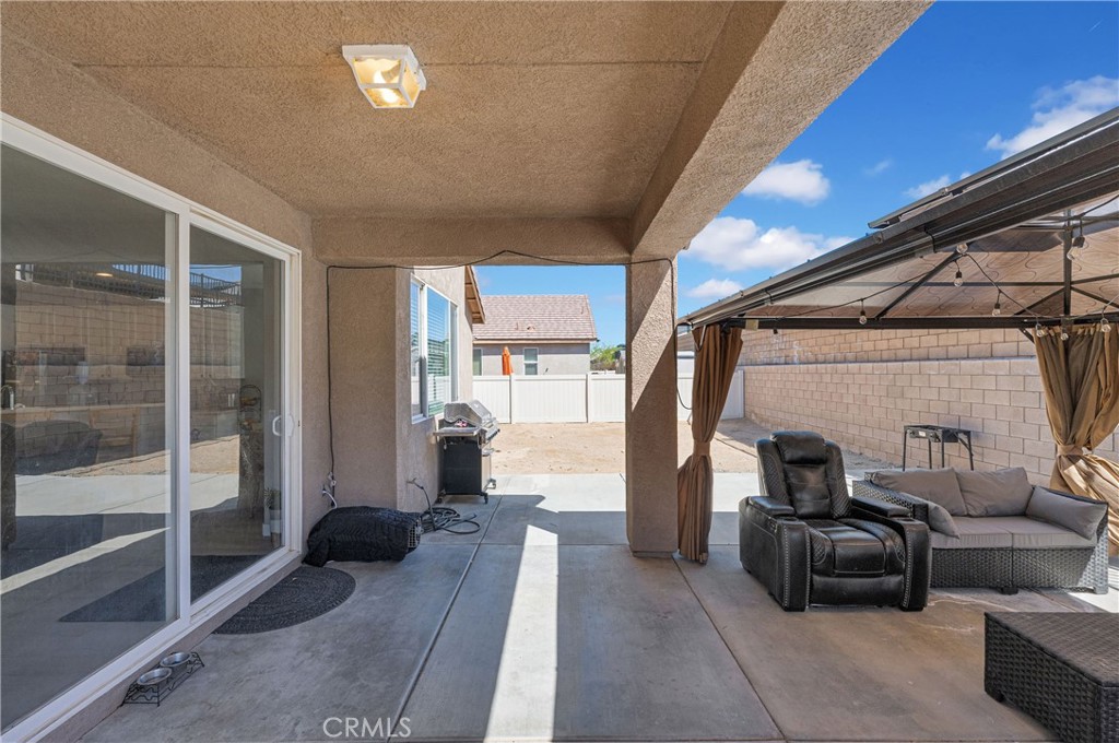 11779 Desert Glen Street Property Photo 5