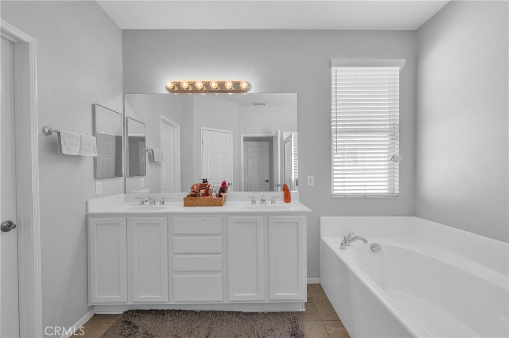 11779 Desert Glen Street Property Photo 32