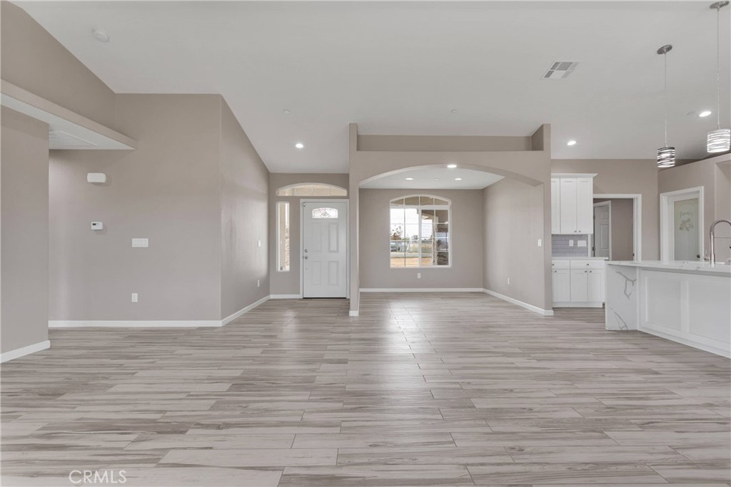 10399 Fifth Avenue Property Photo 4