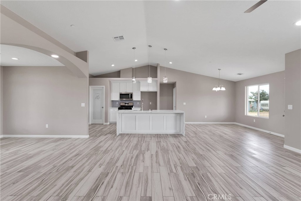 10399 Fifth Avenue Property Photo 8