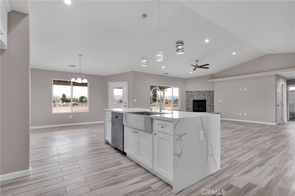 10399 Fifth Avenue Property Photo 15