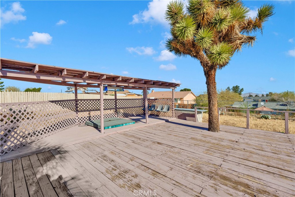 17908 Birch Street Property Photo 5