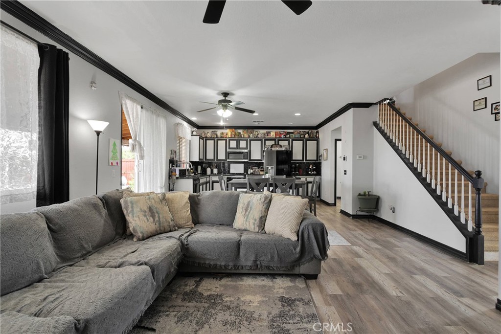 9153 Ravenswood Avenue Property Photo 8