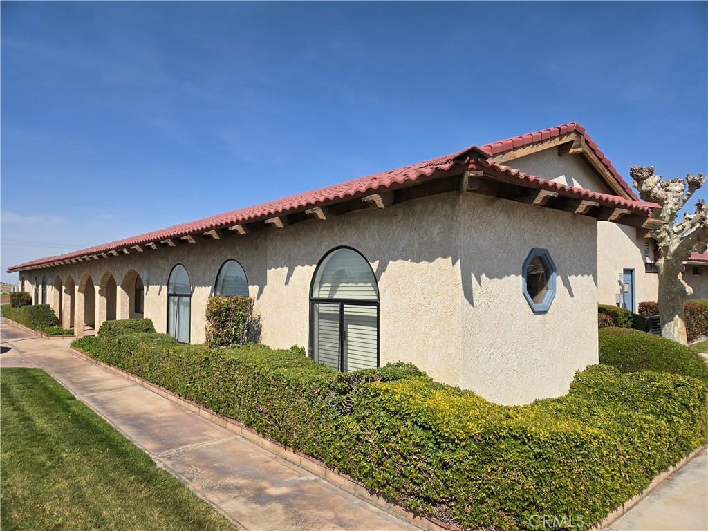 9161 Santa Fe Avenue E 14 Property Photo 6