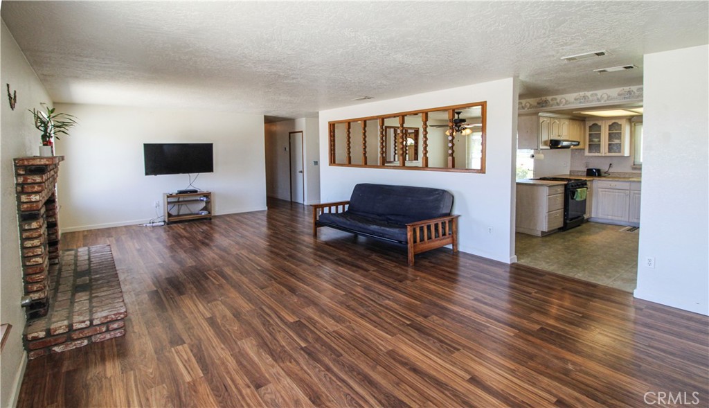 18268 Yucca Street Property Photo 2