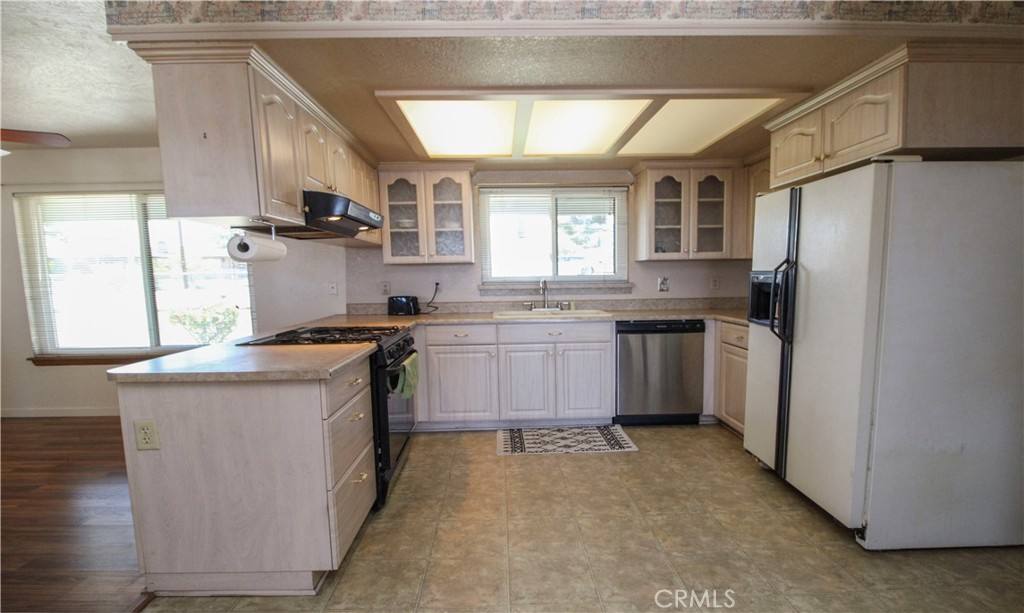 18268 Yucca Street Property Photo 5