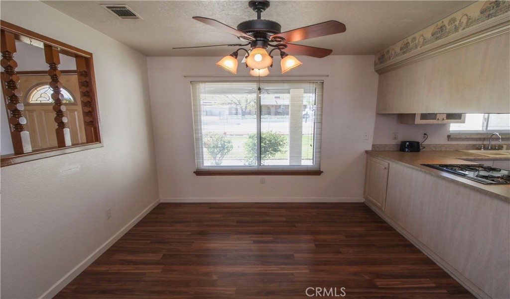 18268 Yucca Street Property Photo 9