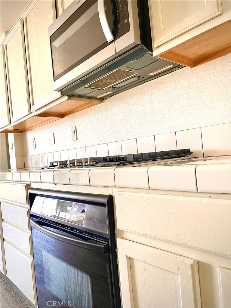 13148 Newport Street Property Photo 8