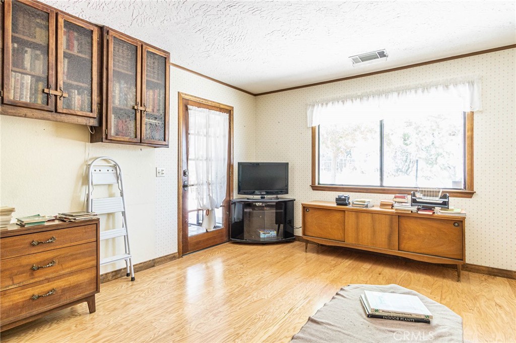 7040 Kenyon Avenue Property Photo 7