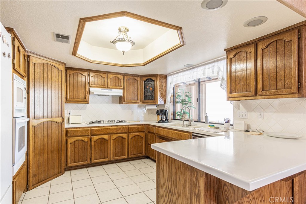 7040 Kenyon Avenue Property Photo 8