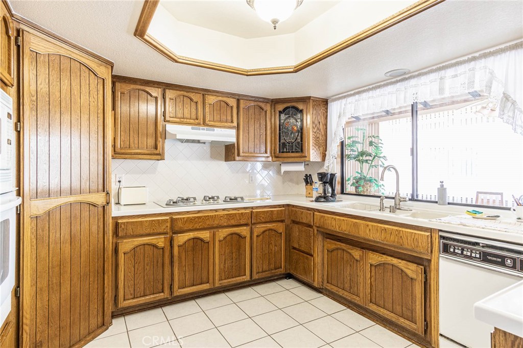 7040 Kenyon Avenue Property Photo 9
