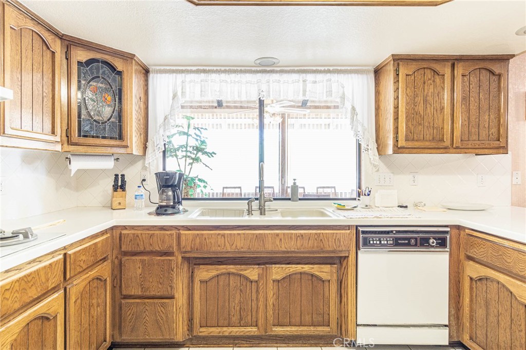 7040 Kenyon Avenue Property Photo 11