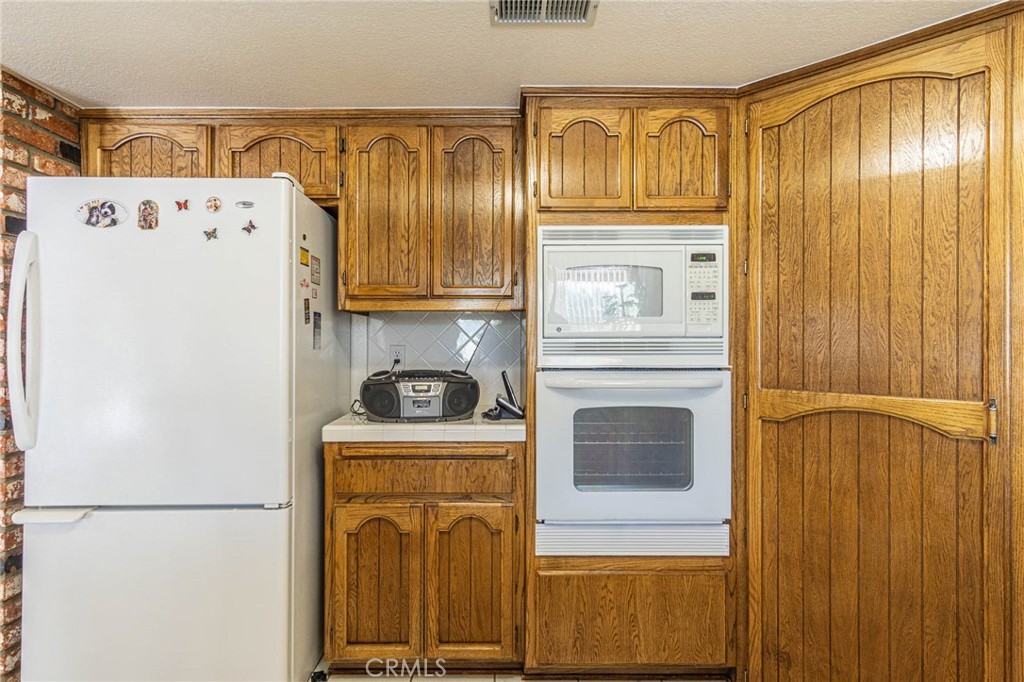7040 Kenyon Avenue Property Photo 12