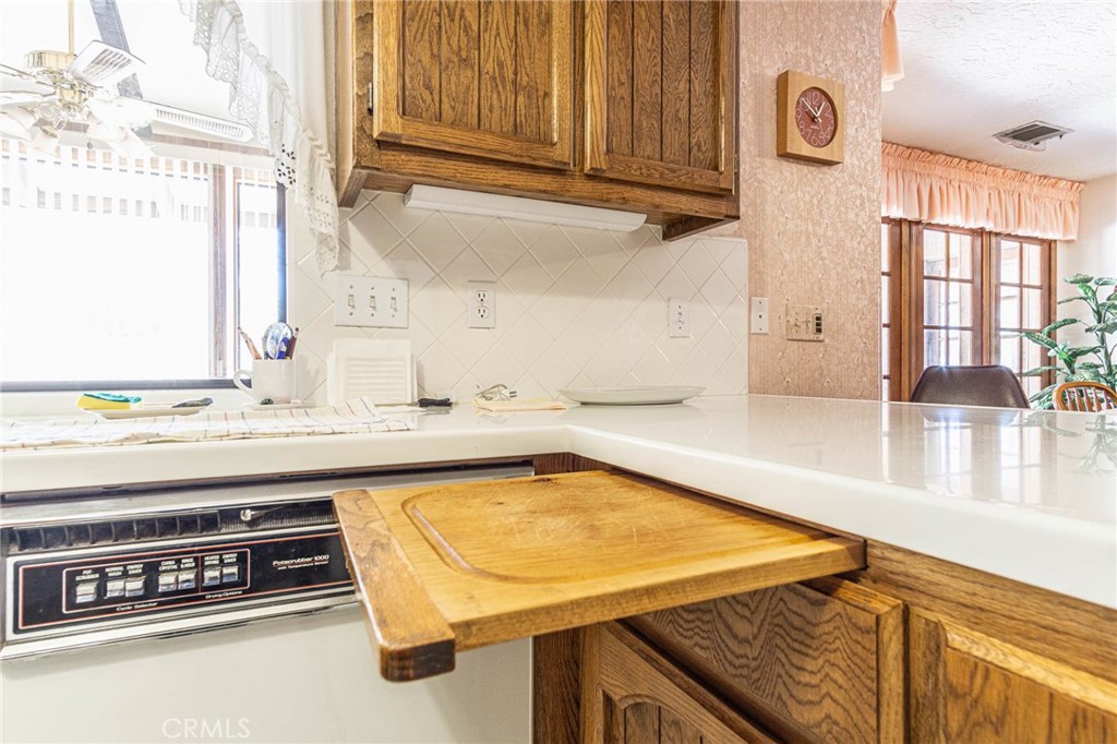 7040 Kenyon Avenue Property Photo 13