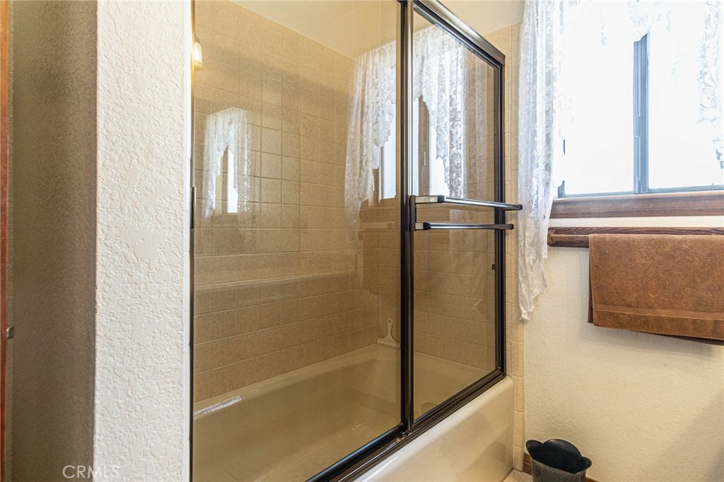 7040 Kenyon Avenue Property Photo 32