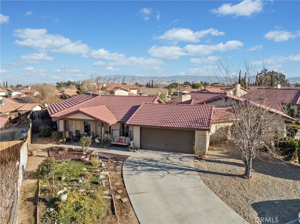 10395 Shahaptain Avenue Property Photo 1