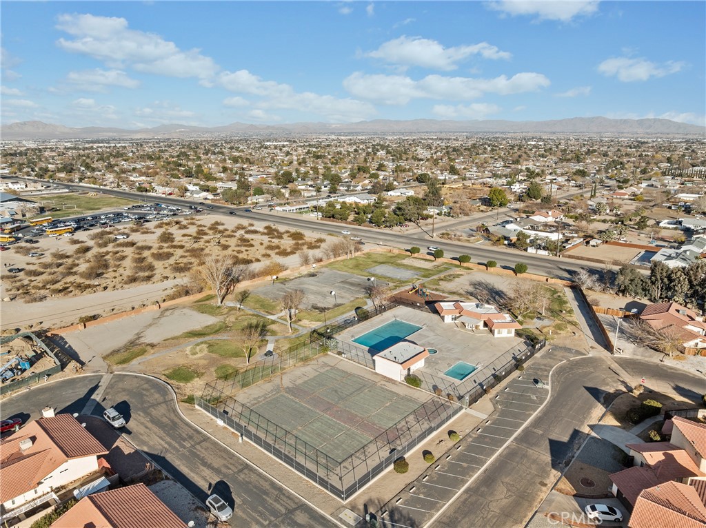 10395 Shahaptain Avenue Property Photo 4