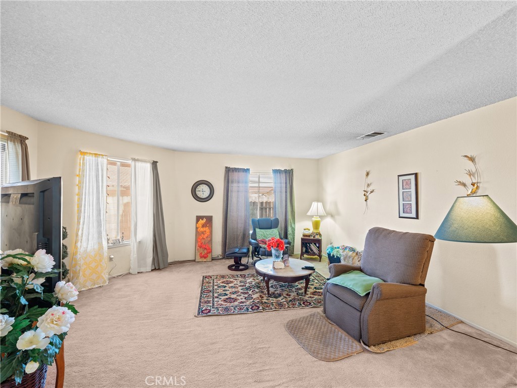 10395 Shahaptain Avenue Property Photo 16