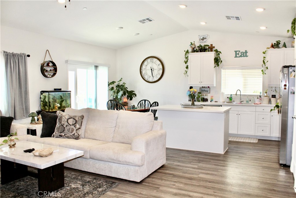 15563 San Francisco Lane Property Photo 11