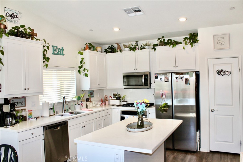 15563 San Francisco Lane Property Photo 13