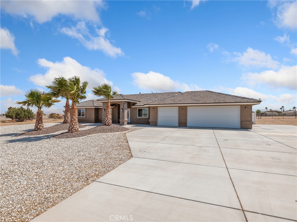 10015 Verbena Road Property Photo 3