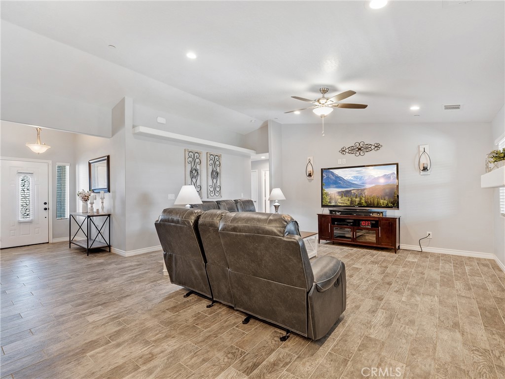 10015 Verbena Road Property Photo 9