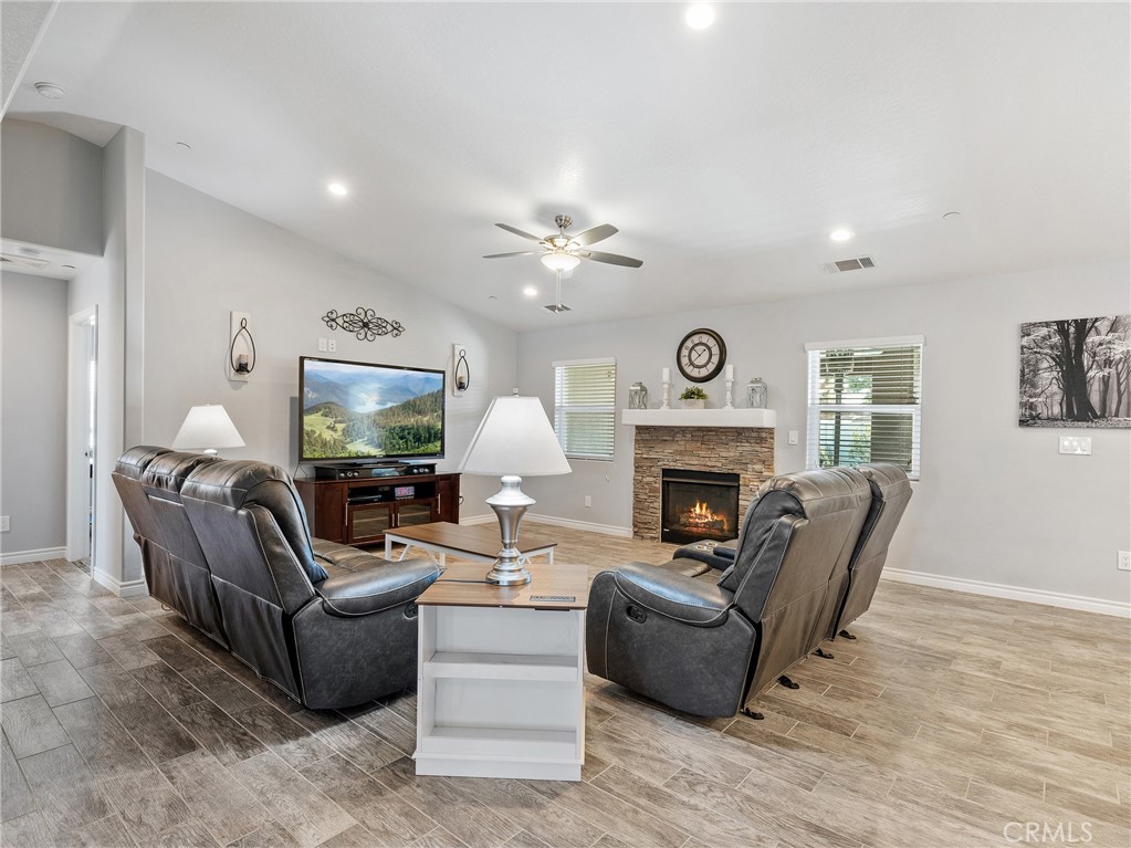 10015 Verbena Road Property Photo 11