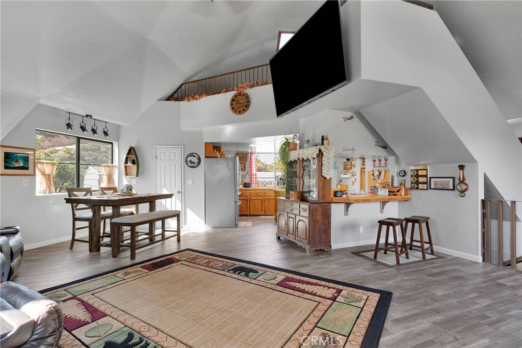 13633 Summit Valley Road Property Photo 7