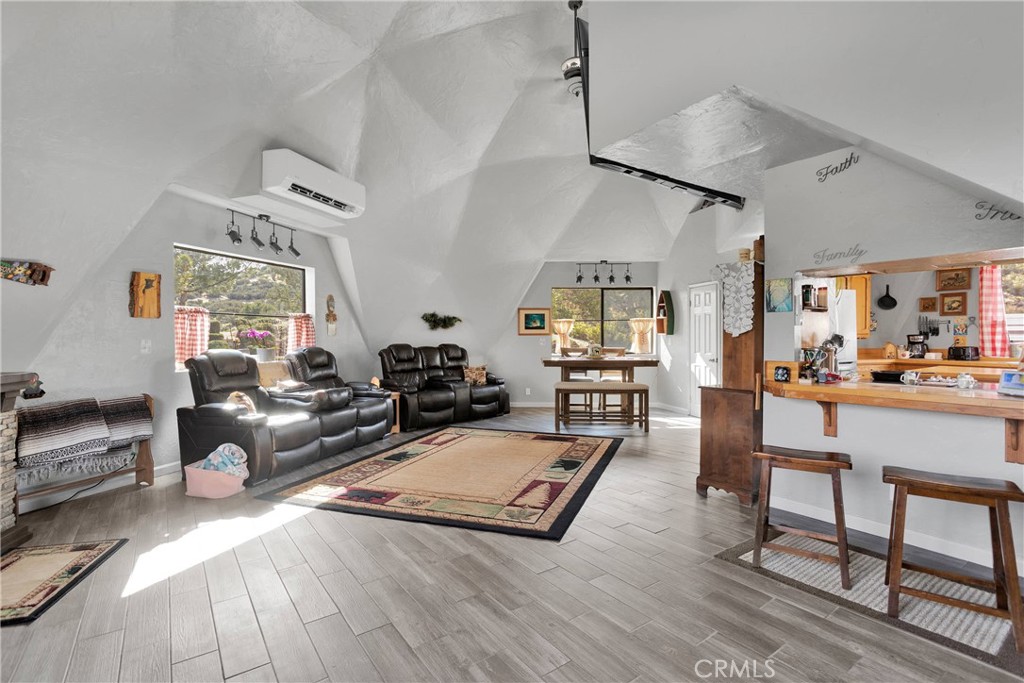 13633 Summit Valley Road Property Photo 8