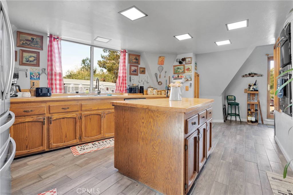 13633 Summit Valley Road Property Photo 9