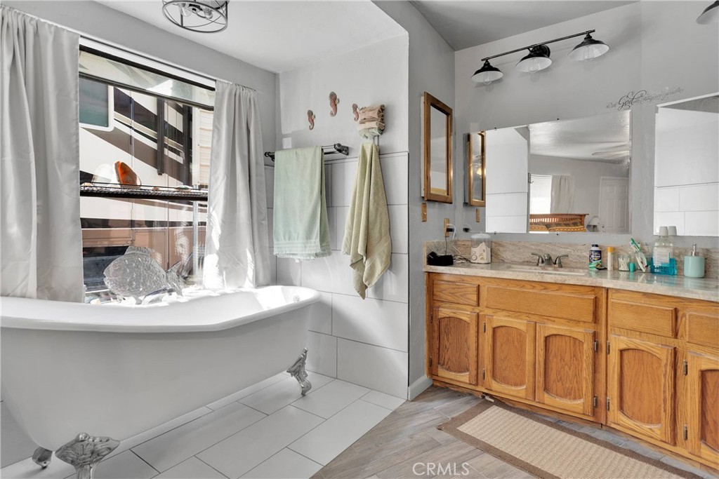 13633 Summit Valley Road Property Photo 24