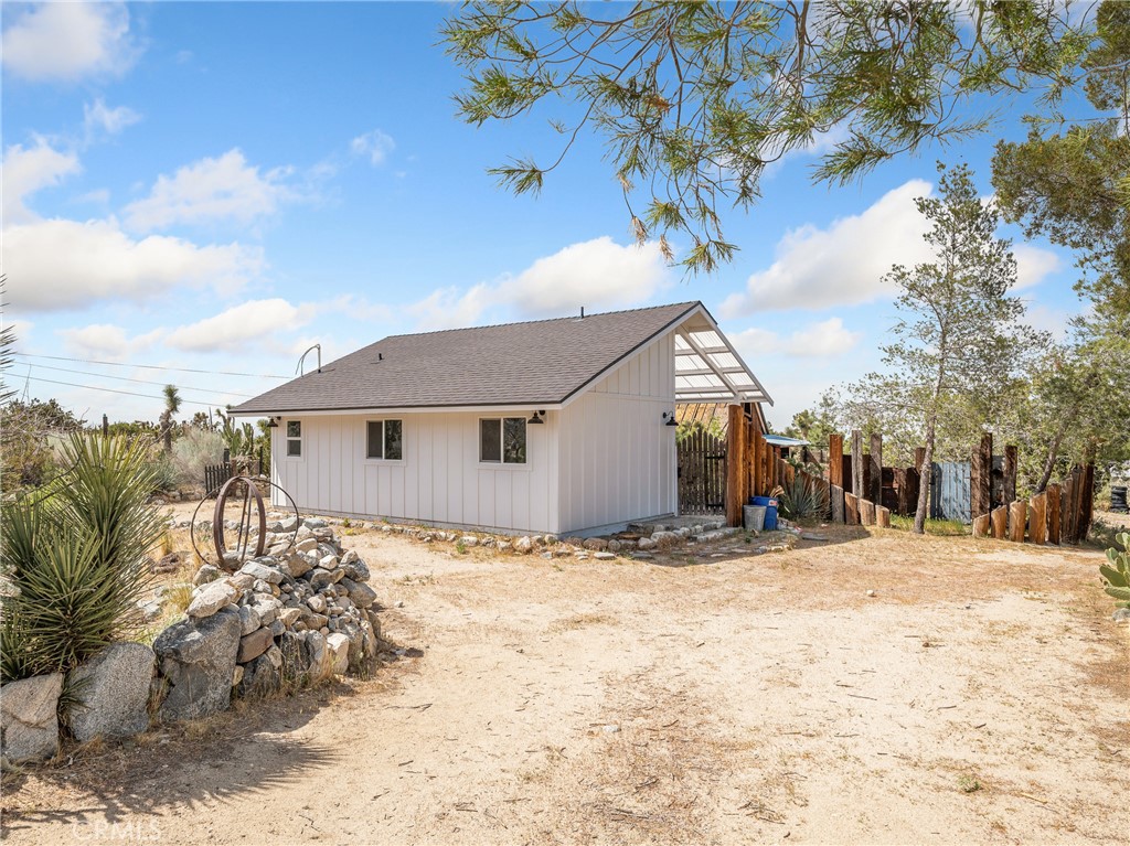 524 Smoke Tree Road Property Photo 1